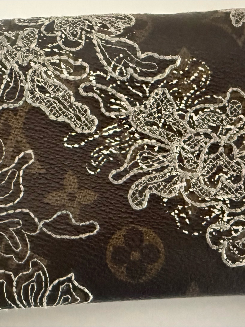 Louis Vuitton Monogram Dentelle Sarah Wallet – Authentic Vintage - Picture 2 of 6